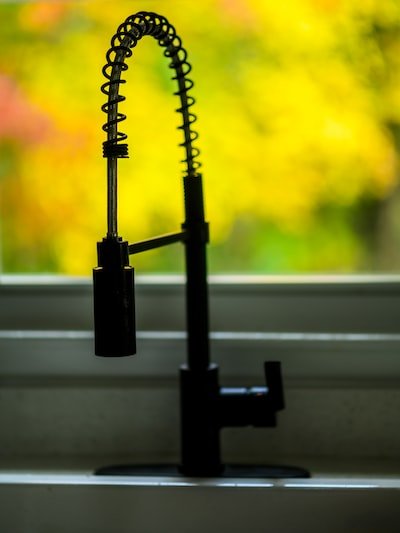 Qu'est-ce qu'un dépanneur plombier ?